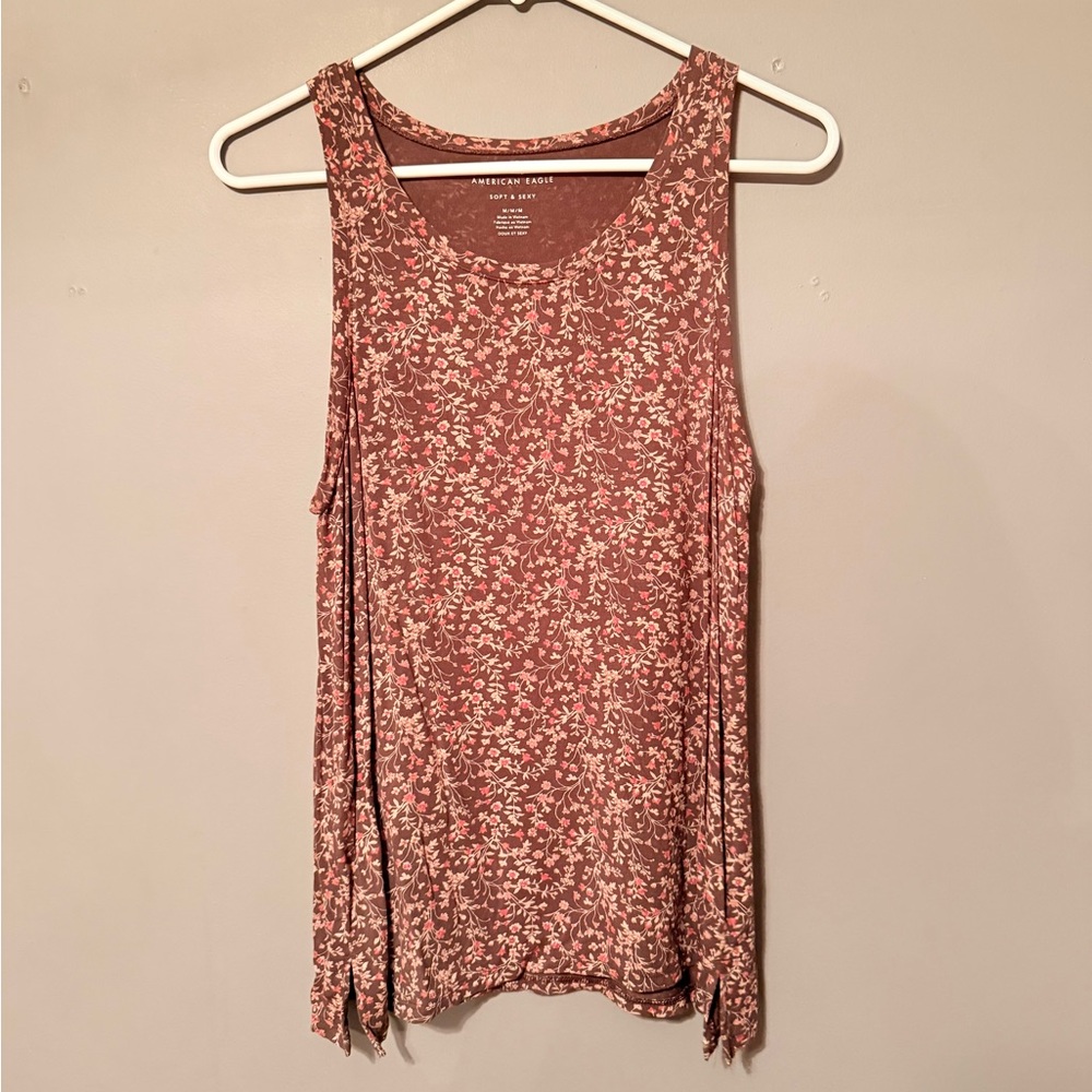 American Eagle Women's Floral Tank Top - Burgundy
